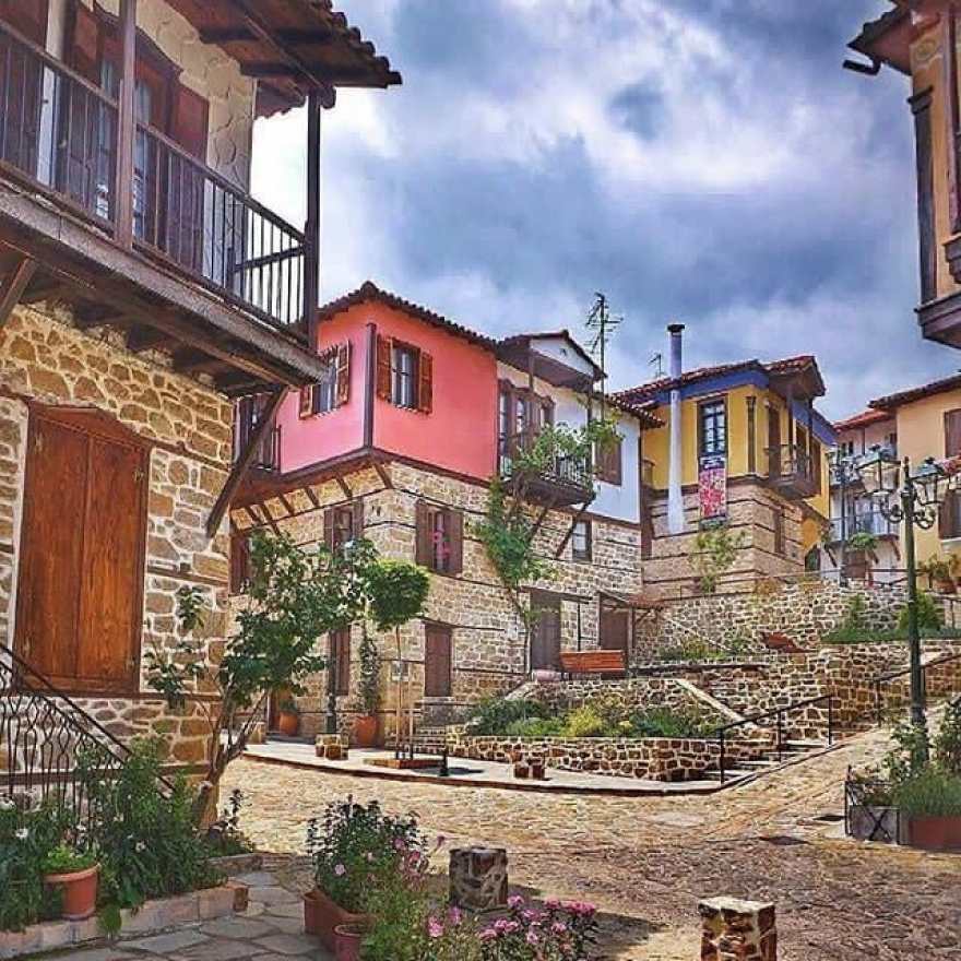 Αρναία -Η "αρχόντισσα της Χαλκιδικής" -Στα τρία ωραιότερα χωριά της Ελλάδας	