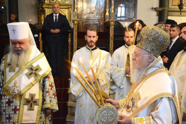 Ιστορικό συλλείτουργο στο Φανάρι για την εορτή της Πεντηκοστής, με τη συμμετοχή του αρχιεπισκόπου Αχρίδος