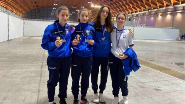 Ελληνίδες νεάνιδες