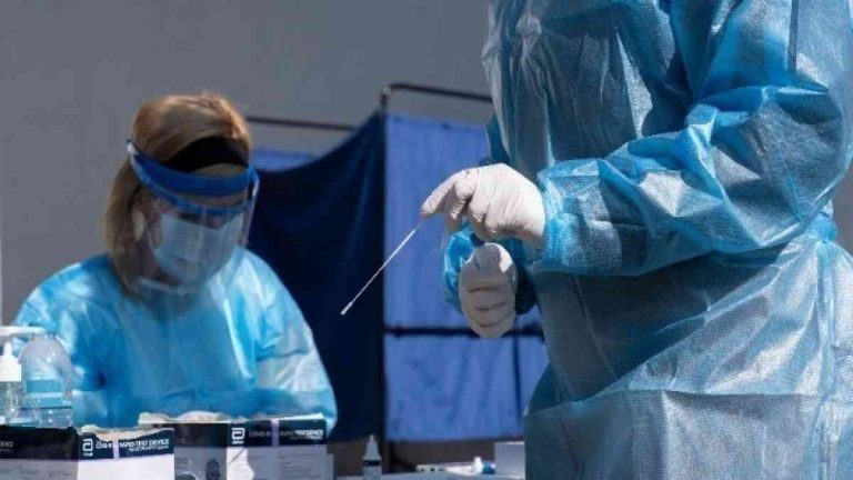 Σαράντα επτά θάνατοι από Covid-19 και ένας από γρίπη την περασμένη εβδομάδα