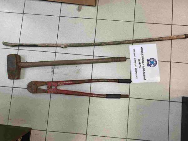 Επιχείρηση της αστυνομίας υπό άθλιες συνθήκες