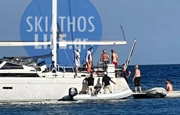 Αλόννησος: Έκρηξη σε τουριστικό σκάφος- Έσκασε το καπάκι της μηχανής – Τρεις οι τραυματίες