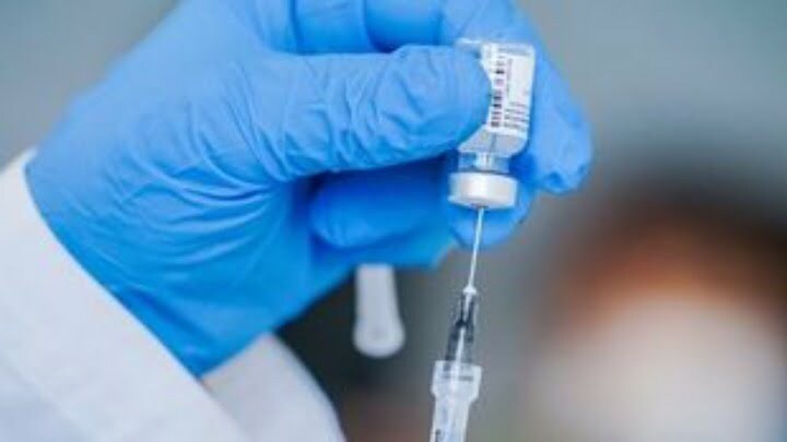 Κορονοϊός: Ενημέρωση για το σχέδιο εμβολιαστικής κάλυψης στις 18:00 στο υπ. Υγείας