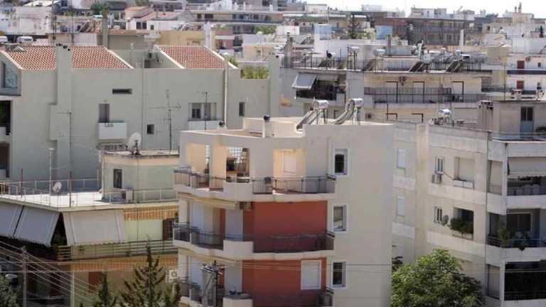 Απίστευτο και όμως… ελληνικό: Έβγαλαν σε πλειστηριασμό σπίτι της εργατικής κατοικίας