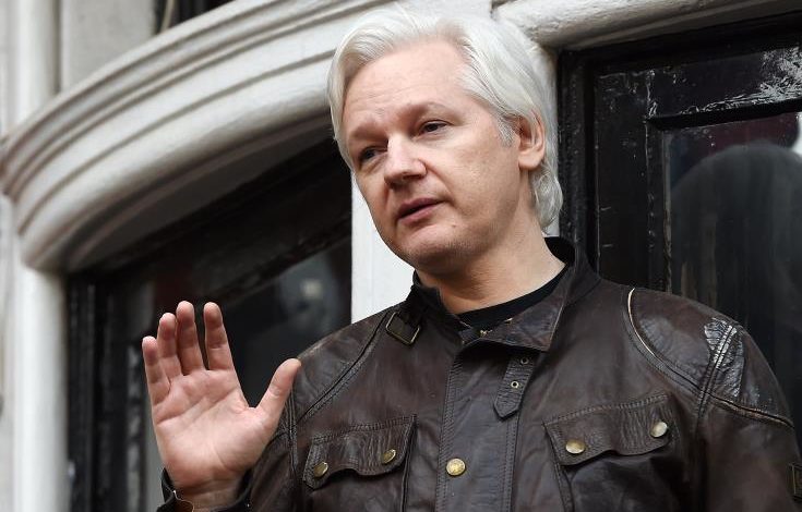 WikiLeaks: Δικηγόροι του Τζούλιαν Ασάνζ μηνύουν στη δικαιοσύνη των ΗΠΑ τη CIA για την παρακολούθησή τους