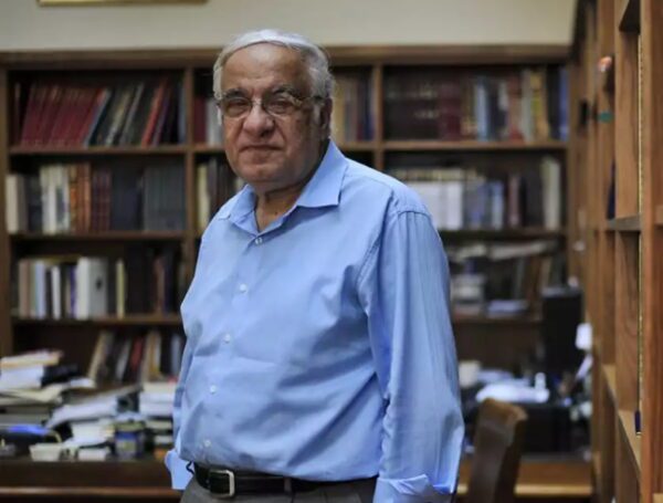 Η Βιβλιοθήκη Καλαμπάκας αποχαιρετά τον Διονύση Σιμόπουλο