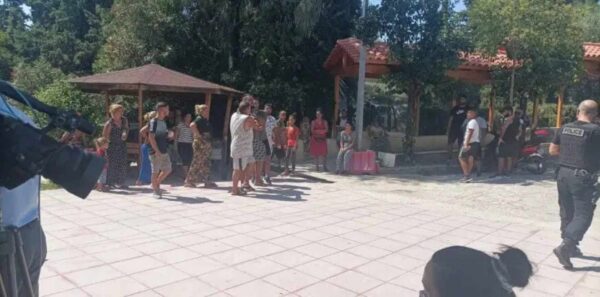ΙΧ "έλιωσε" κοριτσάκι – Φρικτό δυστύχημα ξεσηκώνει τους ρομά