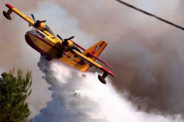 Σαμοθράκη: Συνεχίζονται οι προσπάθειες ελέγχου της πυρκαγιάς σε δυσπρόσιτη δασική περιοχή