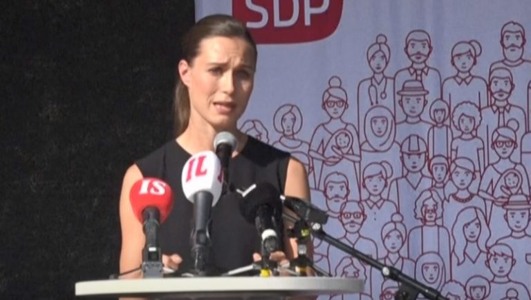 Φινλανδία: Με δάκρυα στα μάτια η πρωθυπουργός υπερασπίζεται τον εαυτό της απέναντι στις επικρίσεις για πάρτι