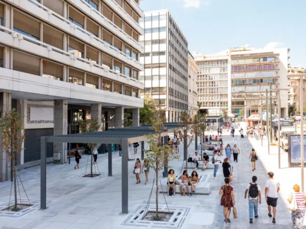 Στην τελική ευθεία η ανάπλαση της κάτω πλευράς της πλατείας Συντάγματος