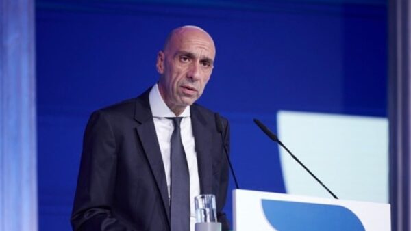 Ποιος είναι ο Γιάννης Μπρατάκος που τοποθετήθηκε γενικός γραμματέας του Πρωθυπουργού