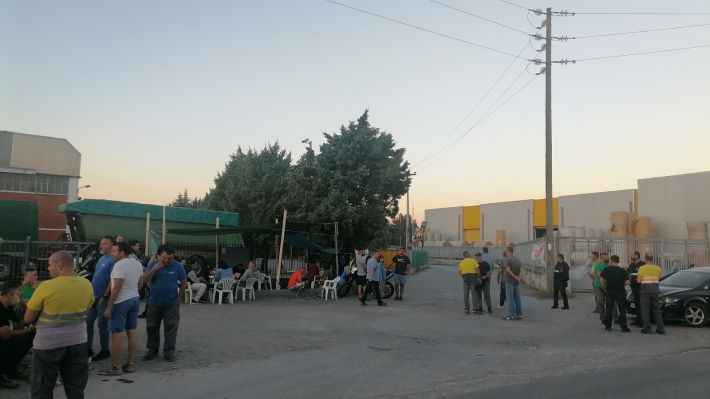 Θεσσαλονίκη: Συνεχίζουν τις απεργιακές κινητοποιήσεις οι εργαζόμενοι στη «Μαλαματίνα»