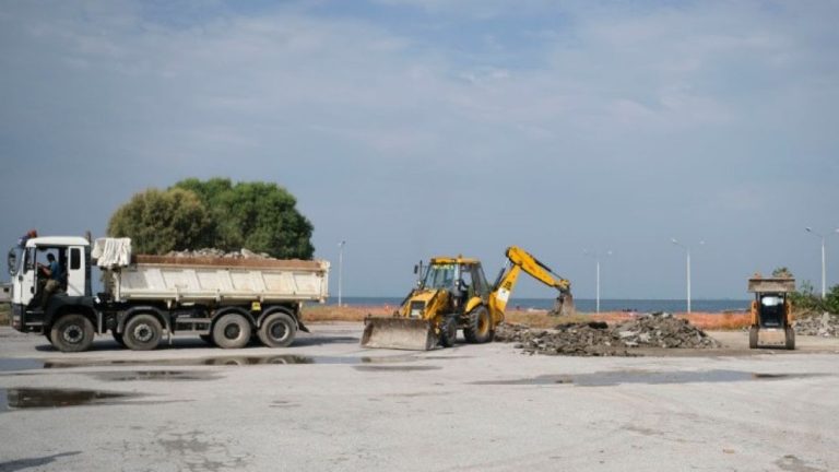 Θεσσαλονίκη- Ξεκίνησαν τα έργα για τη διαμόρφωση ελεύθερων δημοτικών πάρκινγκ