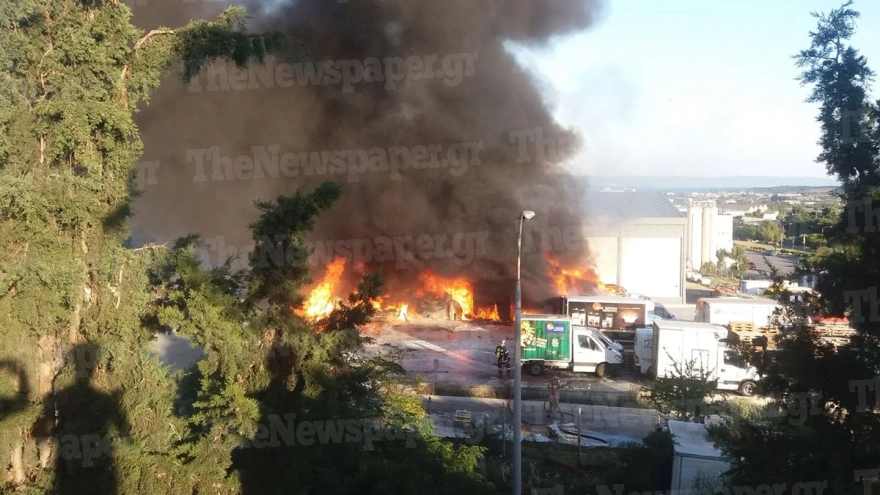 Μεγάλη πυρκαγιά σε εργοστάσιο στην ΒΙΠΕ Βόλου – video