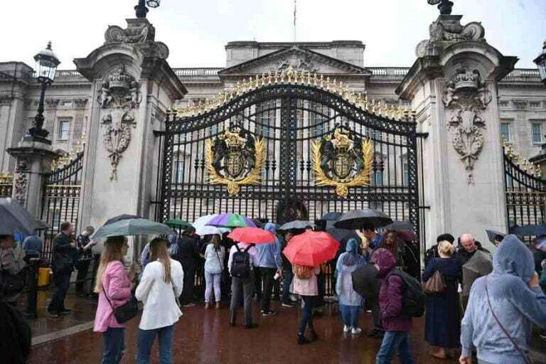 Βρετανία: Αναχώρησε για το Εδιμβούργο η σορός της βασίλισσας Ελισάβετ