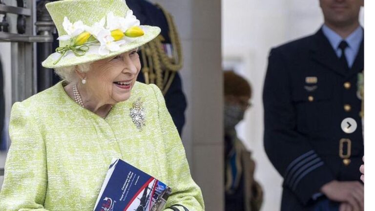 Βρετανία: Απεβίωσε η βασίλισσα Ελισάβετ – Ο Κάρολος στον θρόνο