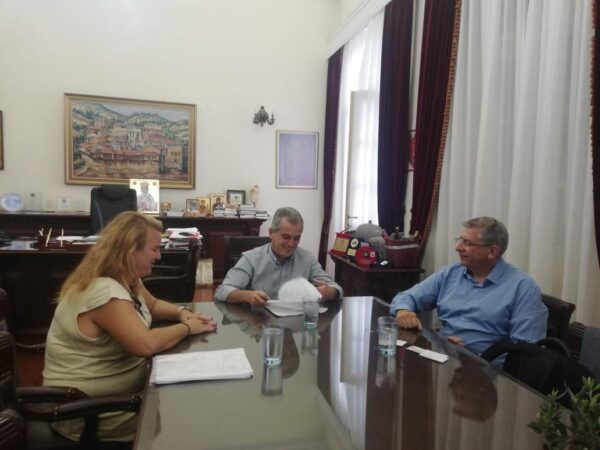 Σέρρες: Υπογραφή σύμβασης για τον έλεγχο της στατικής επάρκειας γεφυρών και τεχνικών του οδικού δικτύου