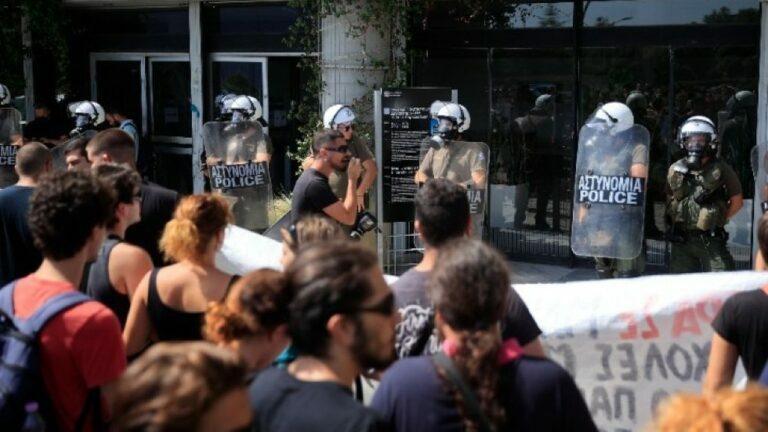 Θεσσαλονίκη: Σε εξέλιξη διαμαρτυρία στην Πρυτανεία του ΑΠΘ κατά της πανεπιστημιακής αστυνομίας