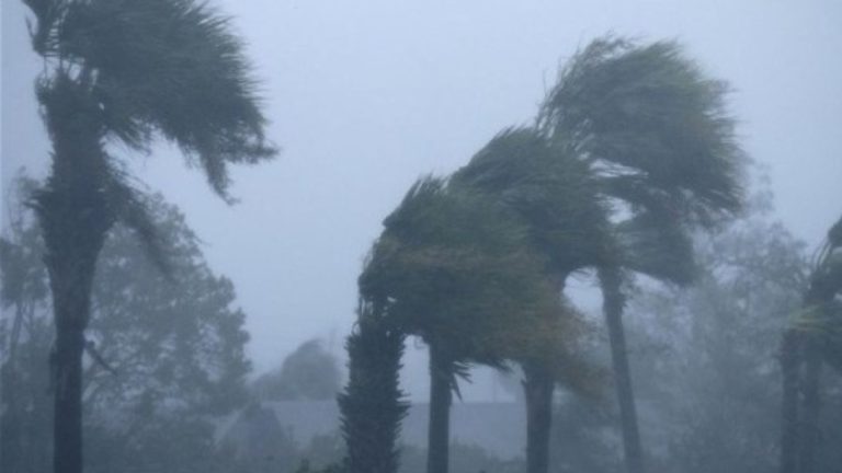 ΗΠΑ: Σαρώνει τη Φλόριντα ο τυφώνας Ίαν – Άδειασαν οι δρόμοι στην Τάμπα