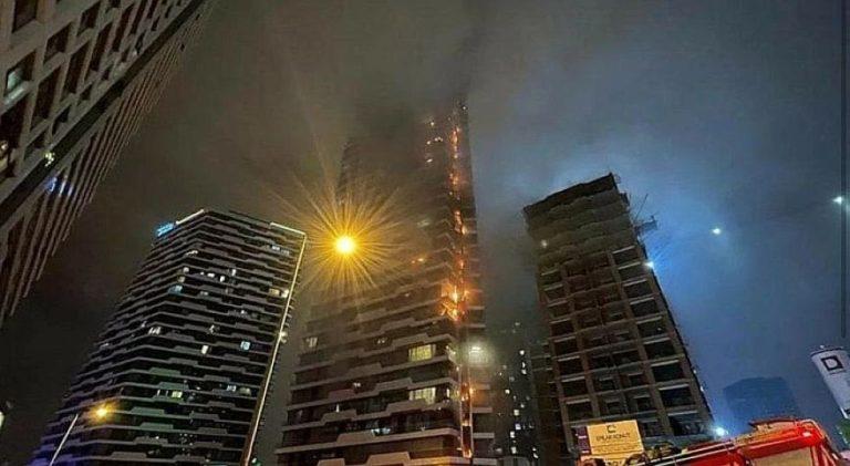 Δείτε βίντεο- Στις φλόγες ουρανοξύστης 24 ορόφων στην Κωνσταντινούπολη