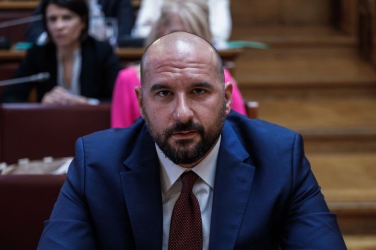 Τζανακόπουλος: “Θλιβερή παράσταση συνταγματικής εκτροπής και πλήρους απαξίωσης του κοινοβουλευτικού πολιτεύματος από την κυβερνητική πλειοψηφία και την αρμόδια εισαγγελέα της ΕΥΠ”