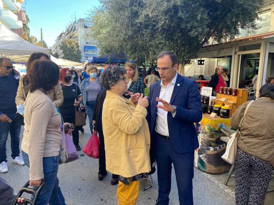 Επίσκεψη του Δημάρχου Σερρών στη λαϊκή αγορά 