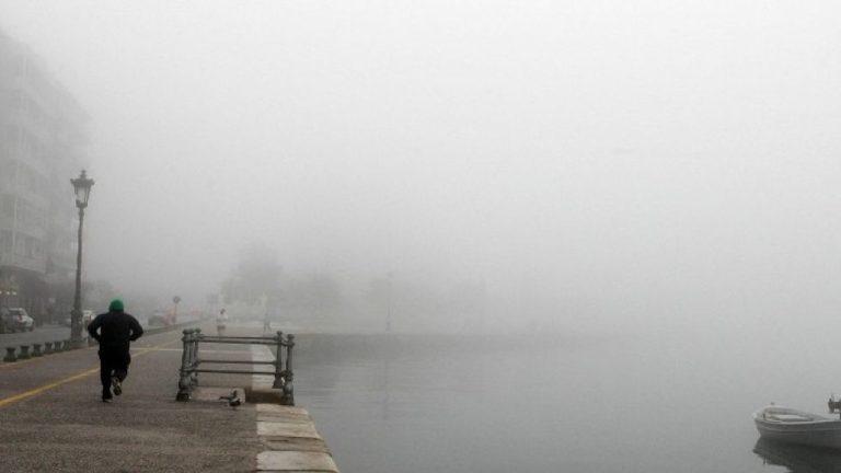Θεσσαλονίκη: Πυκνό πέπλο ομίχλης από τα ξημερώματα στην πόλη