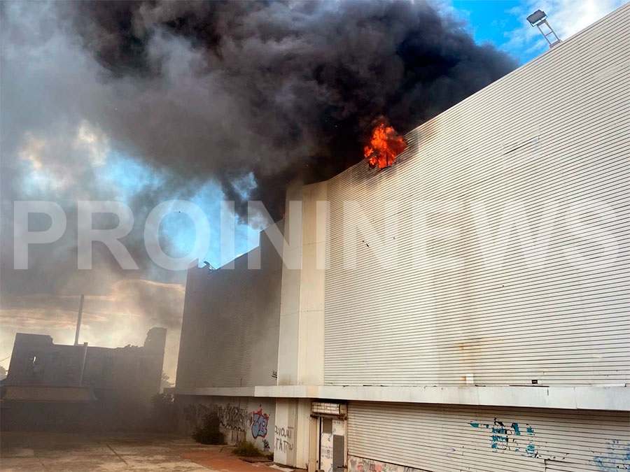 Καβάλα: Μεγάλη φωτιά στο Grand Μασούτη στη Ραψάνη (φωτογραφίες) 