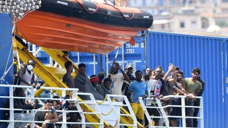 Η Sea-Watch με νέο πλοίο διάσωσης μεταναστών