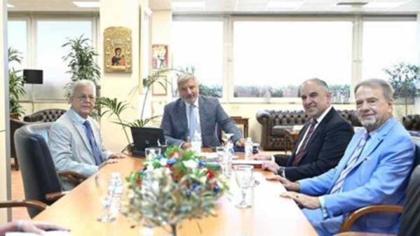 Έλληνες και ομογενείς γιατροί και βιοεπιστήμονες