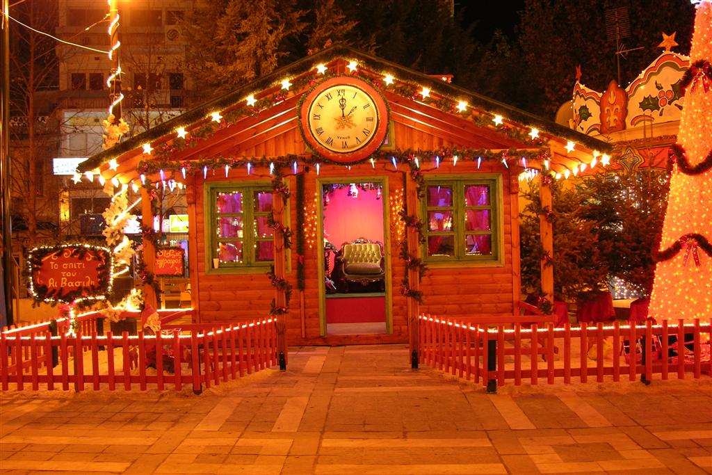 Χριστουγεννιάτικα Χωριά στην Ελλάδα: Ο πρώτος Άγιος Βασίλης, που δούλευε στην καθαριότητα και τον έλεγαν …Κωνσταντίνο!