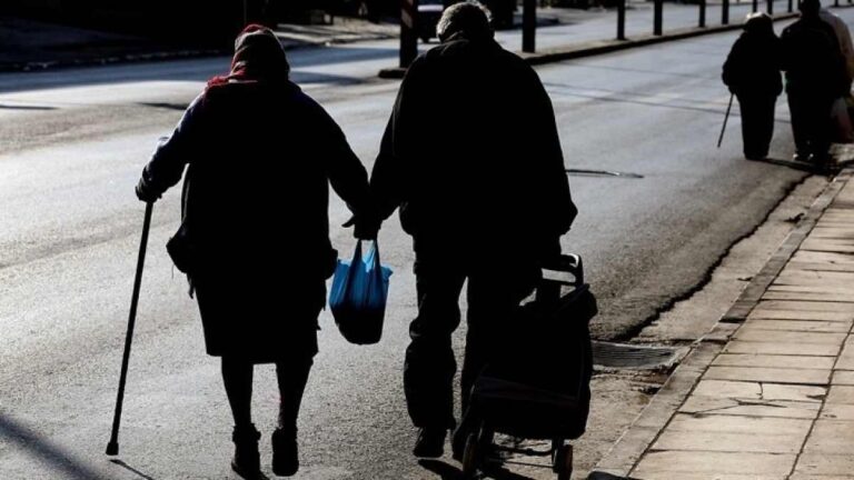 Ψυχολογία: Οι καλές σχέσεις στη μέση ηλικία μειώνουν τον κίνδυνο χρονίων παθήσεων αργότερα στη ζωή