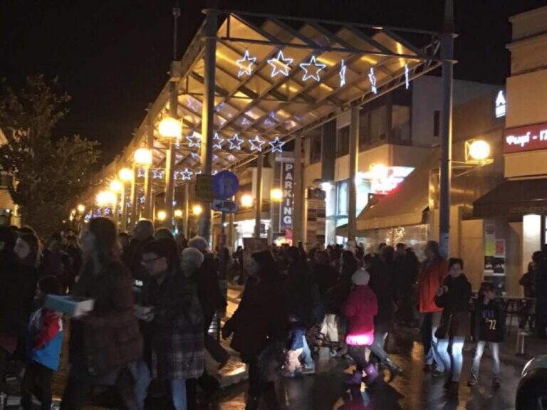 Θεσσαλονίκη: Έρχεται Λευκή Νύχτα με ανοιχτά καταστήματα – Δωρεάν κάστανα, σοκολάτα & μαλλί της γριάς