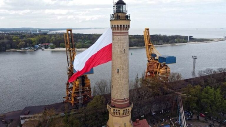Σε κατάσταση συναγερμού η Πολωνία μετά την πτώση πυραύλου στο έδαφός της – Άγνωστη προς το παρόν η προέλευσή του