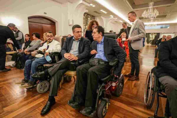 Τζιτζικώστας