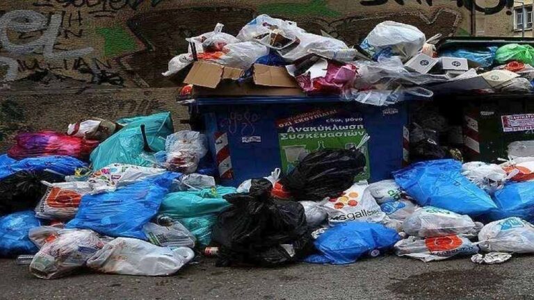 Θεσσαλονίκη: Γέμισαν σκουπίδια οι δρόμοι λόγω αποχής εργαζομένων στην καθαριότητα