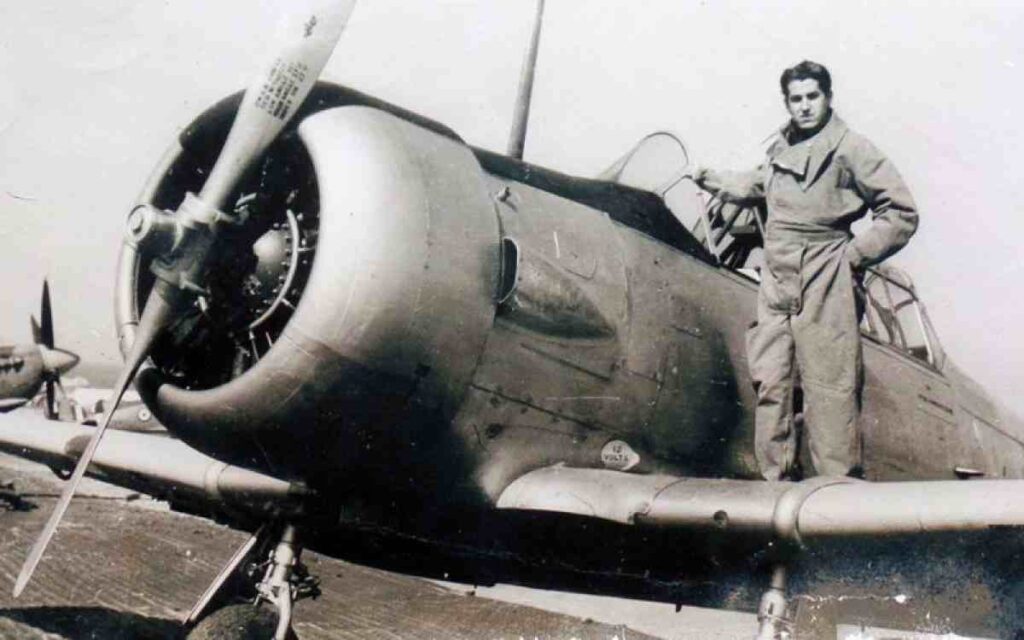 «Έφυγε» στα 102 του ο Κωνσταντίνος Χατζηλάκος, ο θρυλικός πιλότος του Β' Παγκοσμίου Πολέμου (φωτο)