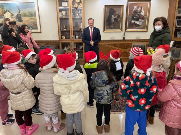 Πλημμύρισε με πρωτοχρονιάτικα κάλαντα η πόλη των Σερρών