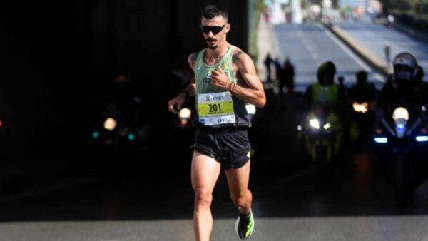 Κώστας Γκελαούζος