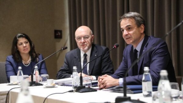 Συνάντηση Κυρ. Μητσοτάκη με τον αρχιεπίσκοπο Αλβανίας Αναστάσιο