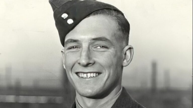 Τζόνυ Τζόνσον – Έφυγε και ο τελευταίος επιζών των «Νταμπάστερς», μιας μοίρας βομβαρδισμού της RAF, που στα χρόνια του Β’ ΠΠ είχε εκτελέσει μια μοναδική σε σύλληψη αεροπορική επιδρομή