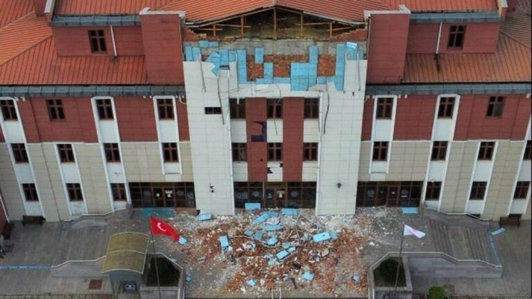 Τουρκία: Επτά νεκροί, ανάμεσά τους τρία παιδιά, από έκρηξη σε εστιατόριο λόγω διαρροής αερίου