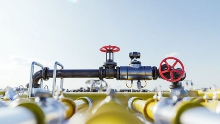 ΕΕ: Συμφωνία για ανώτατο όριο στη χονδρική τιμή του φυσικού αερίου στα 180 ευρώ/Kwh