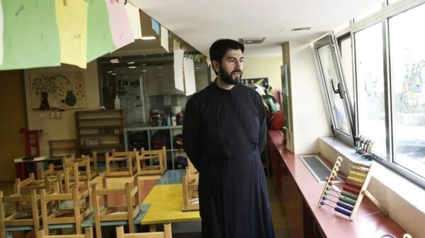 Κιβωτός του Κόσμου: Επίθεση σε κυβέρνηση και Ιερώνυμο από τους δικηγόρους του πατέρα Αντωνίου