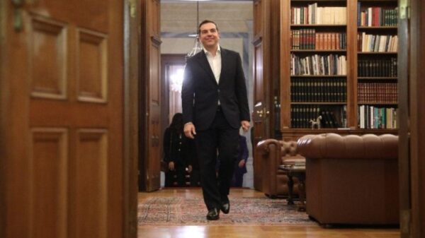 Στο Προεδρικό ο Αλ. Τσίπρας για τη 2η διερευνητική