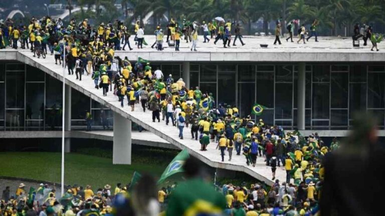 Βραζιλία: “Οι βάνδαλοι φασίστες θα τιμωρηθούν” προειδοποιεί ο Λούλα – Στήριξη από ΗΠΑ και Γαλλία