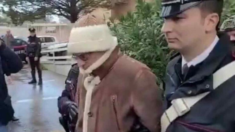 Ιταλία: Ακριβά ρολόγια και κουτιά Βιάγκρα βρέθηκαν στο κρησφύγετο του αρχηγού της μαφίας