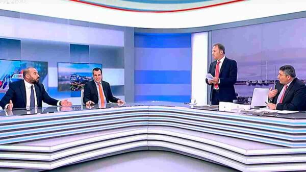 Καβγάς Δημήτρη Τζανακόπουλου - Δημήτρη Οικονόμου