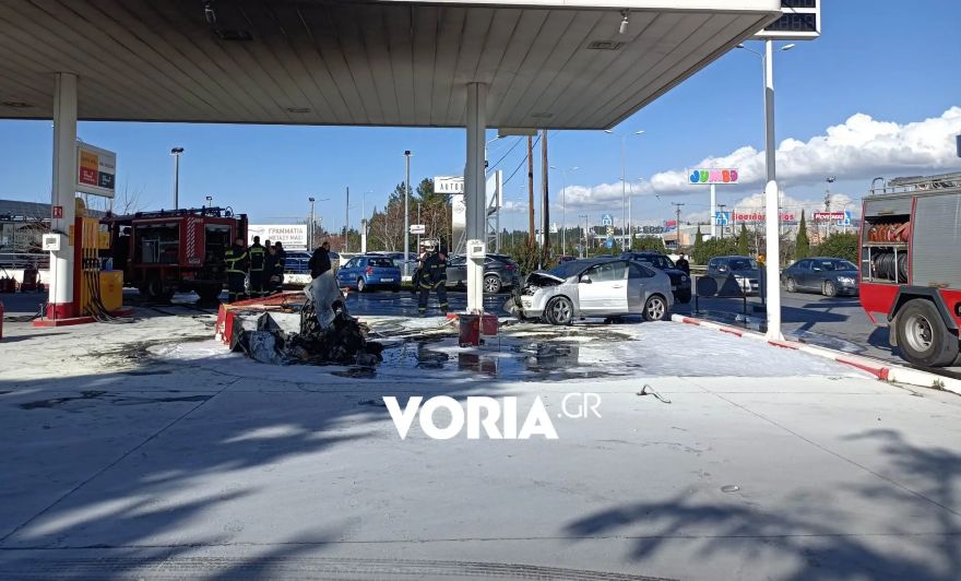 Θεσσαλονίκη: Παραλίγο τραγωδία σε βενζινάδικο - ΙΧ καρφώθηκε σε αντλία καυσίμων