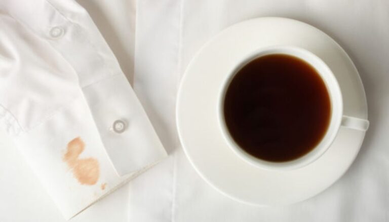 Πώς να εξαφανίστε πανεύκολα λεκέδες από καφέ ή τσάι